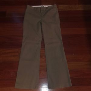 Gapstretch modern fit flare dress pants.